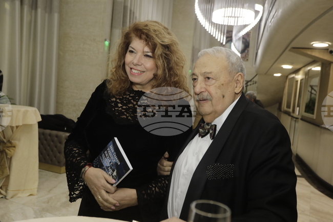 Иван Гарелов - книга - представяне