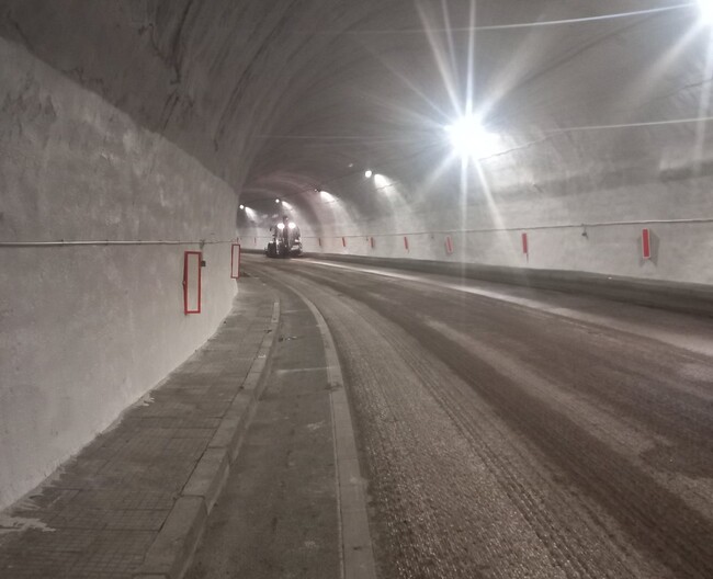 Движението в посока София в тунел „Мало Бучино“ на АМ „Струма“ ще бъде ограничено тази нощ между 22:00 и 04:00 часа