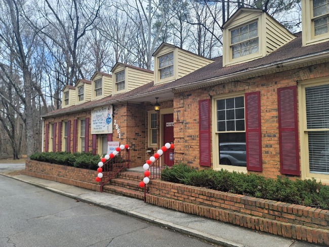 Литературна среща с американския писател Майкъл Лъкър организират на 1 февруари от Българо-американската културна асоциация „Роса” в Атланта