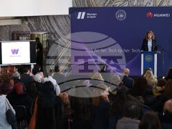 Висше училище по телекомуникации и пощи - „Жените в технологиите” - Илияна Йотова