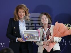 Висше училище по телекомуникации и пощи - „Жените в технологиите”