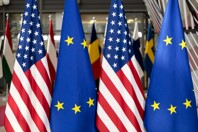 Фон дер Лайен ще разговаря с вицепрезидента на САЩ утре в Париж