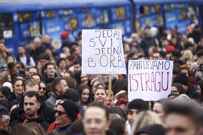 Студенти протестираха в Сараево заради положението на жителите на Ябланица след опустошителните наводнения миналата година