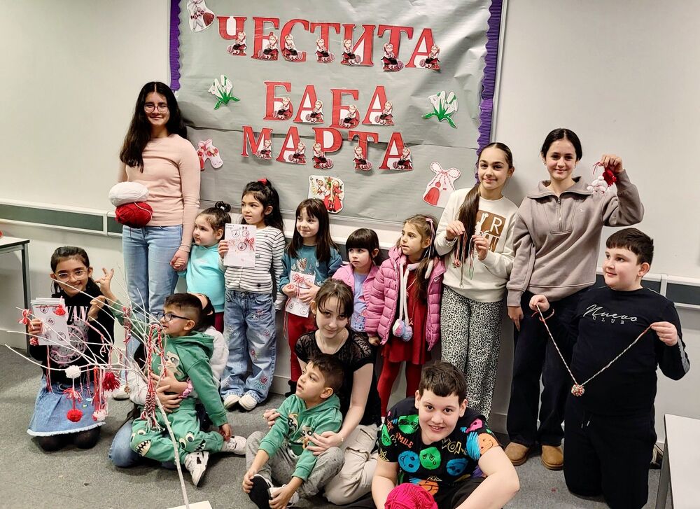 Работилничка за мартенички събра деца и родители в Българското училище „Любен Каравелов“ в Блекбърн