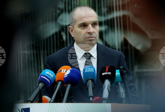 Пускането на дрон в района на летище София е провокация или някой се опитва да тества системите за сигурност на летището, каза Гроздан Караджов