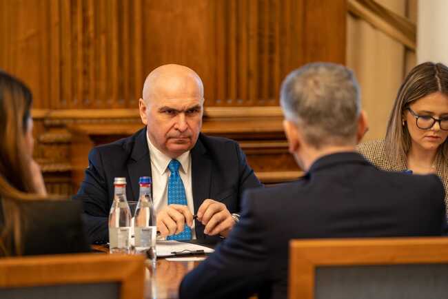 Кой е Илие Боложан, който временно ще заеме президентския пост в Румъния след оставката на Клаус Йоханис