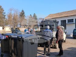 Опака - контейнери - битови отпадъци