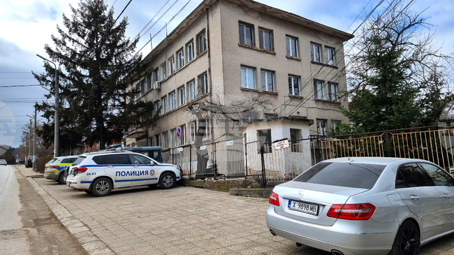 Секторът „Български документи за самоличност“ в Тополовград ще работи в неделя извънредно заради частичните избори за кмет в село Орешник