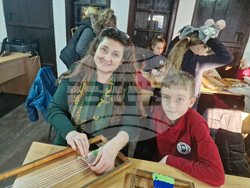 Търговище - детска група „Жарава“ - тъкане