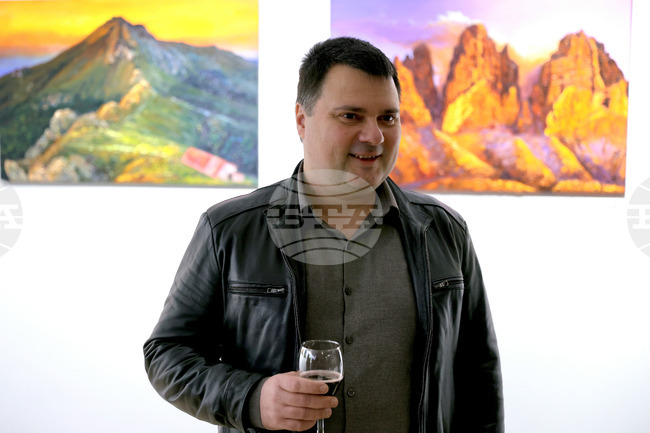 Станислав Кънчев представя пейзажи в изложба "Хоризонти" в София 
