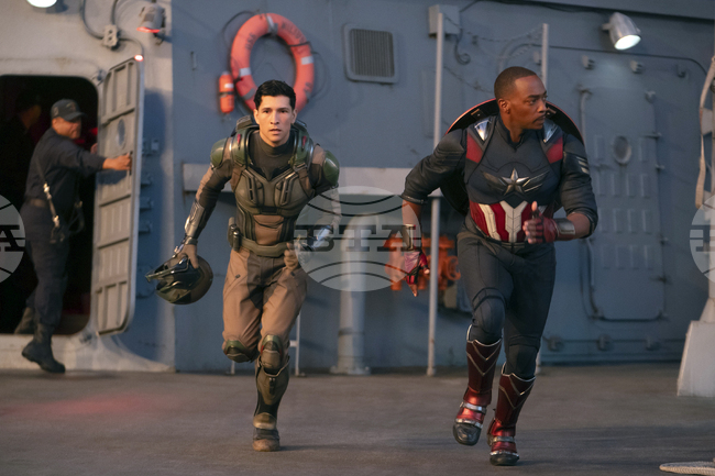 "Капитан Америка: Нов свят" оглавява боксофис класацията на Северна Америка