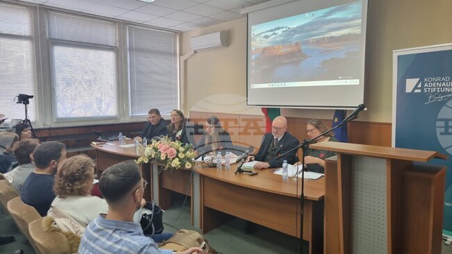 Среща за бъдещето на дуалното обучение се проведе в Добрич