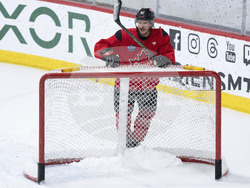 CORRECTION 4-Nations-Canada Hockey