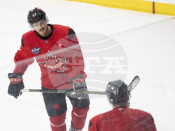 CORRECTION 4-Nations-Canada Hockey