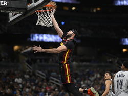 Hawks Magic Basketball