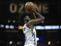Hawks Magic Basketball