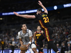 Hawks Magic Basketball