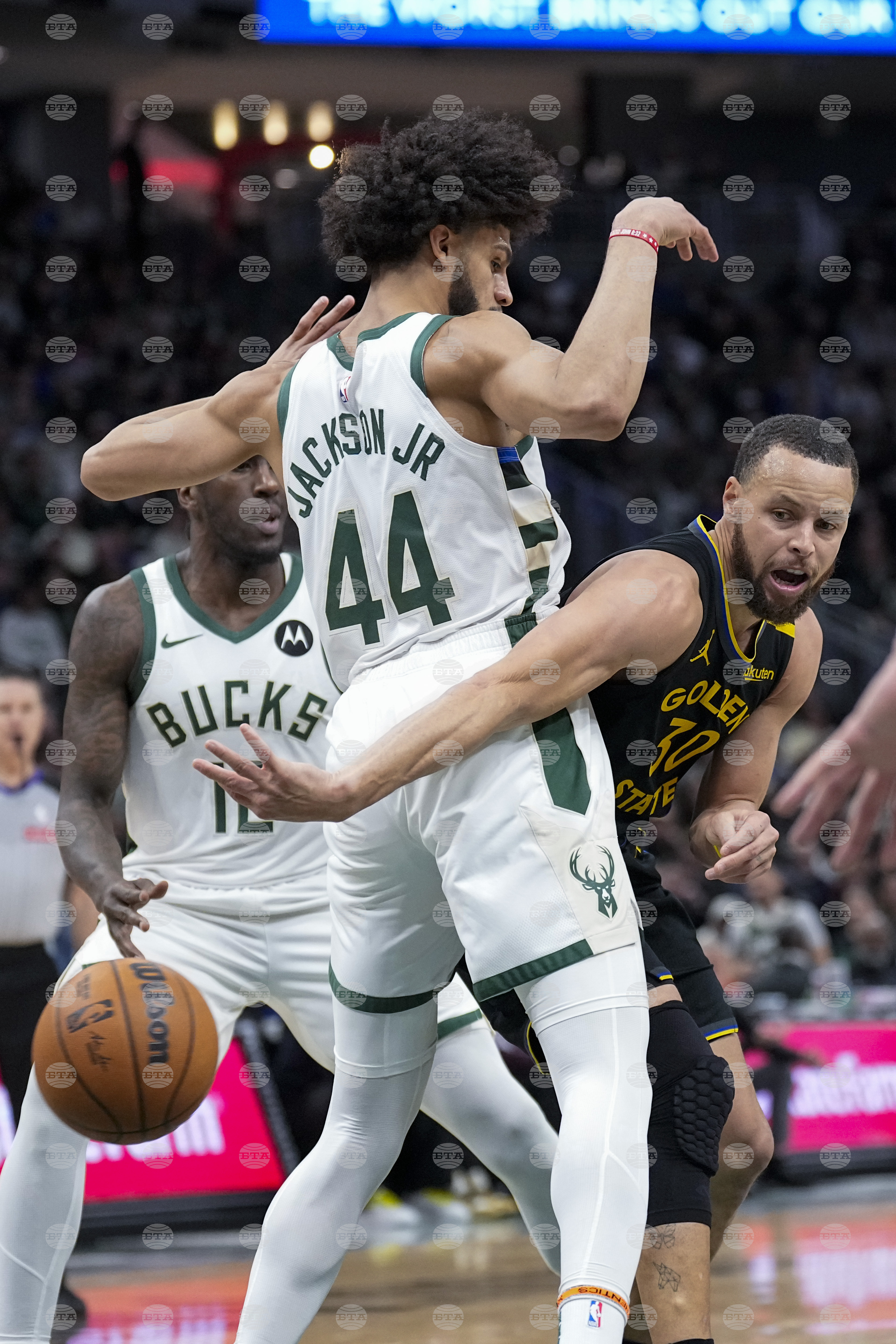 Warriors Bucks Basketball