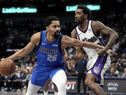Kings Mavericks Basketball