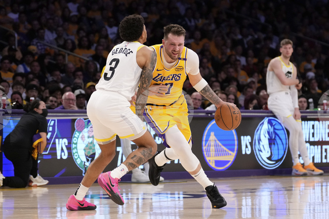 Лука Дончич дебютира за Лос Анджелис Лейкърс с успех срещу Юта Джаз