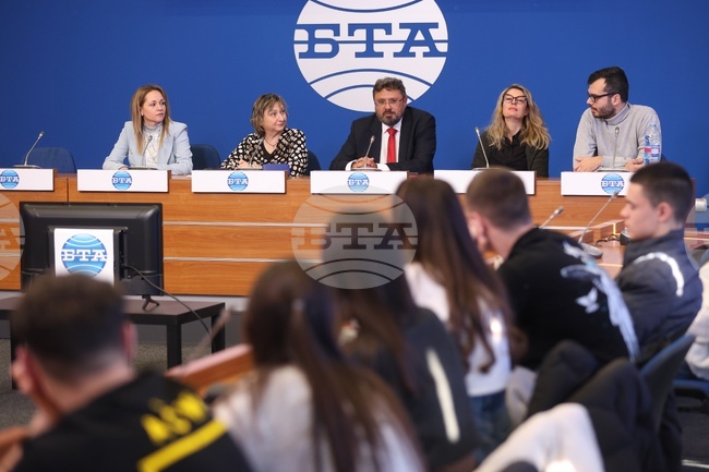 Национален пресклуб на БТА София - Кирил Вълчев - ученици - среща