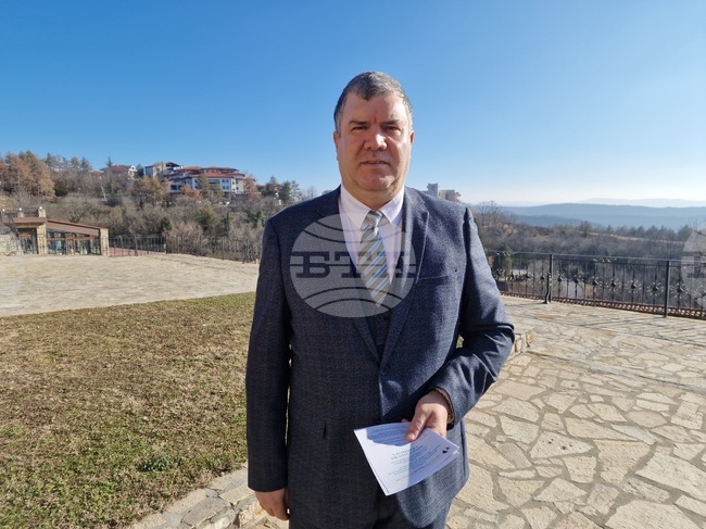 Нищо страшно няма да се случи при влизането на България в еврозоната, каза финансовият експерт проф. Андрей Захариев