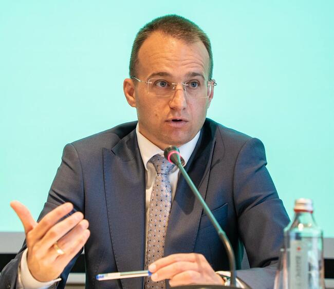 Партия МИР иска Парламентът спешно да създаде Анкетна комисия за НСИ