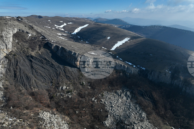 Добри са условията за туризъм в планините, снежната покривка над 1700 м е между 5 и 15 см, съобщиха от Планинската спасителна служба на БЧК