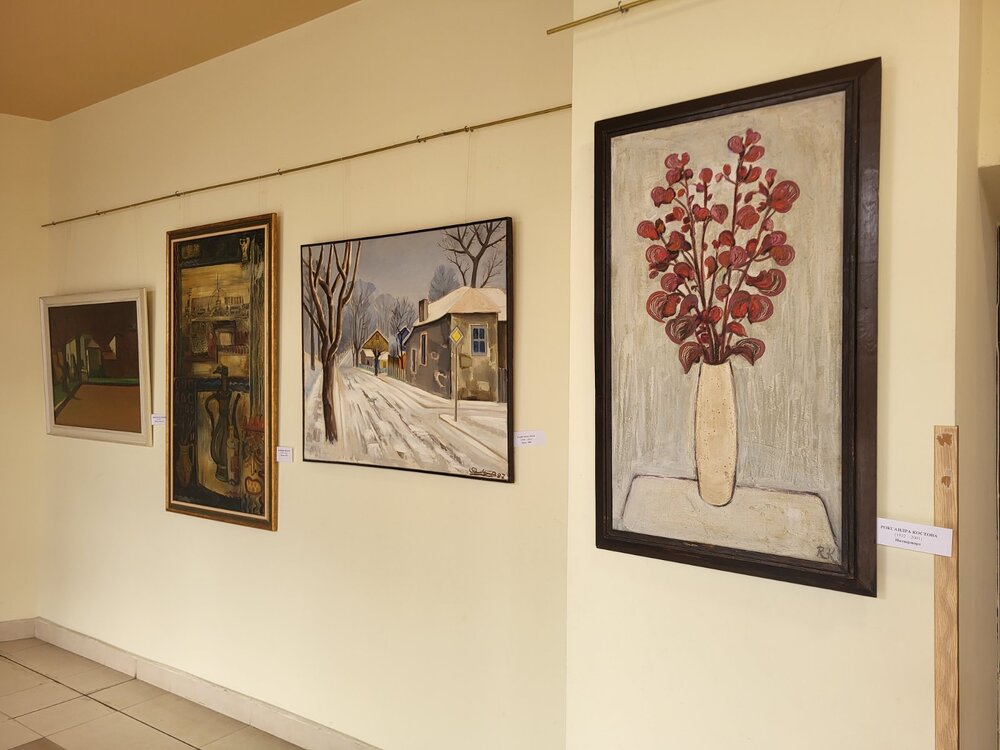 Класически произведения на художници от Русе показва в изложба читалището в Попово