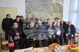 Село Славотин - възрастни хора - седмица на брака