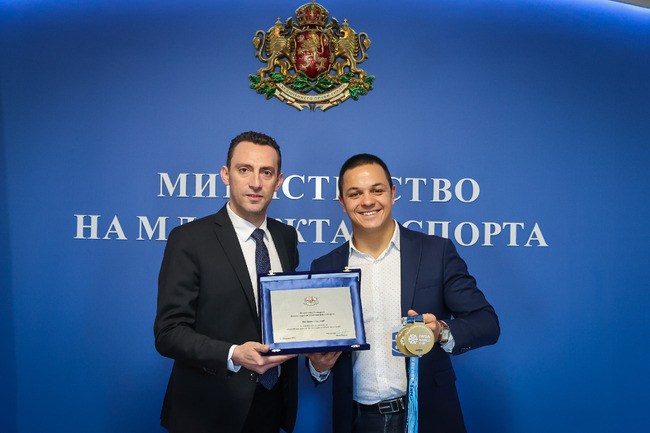 Sports Minister Meets with Swimmer Tsanko Tsankov 