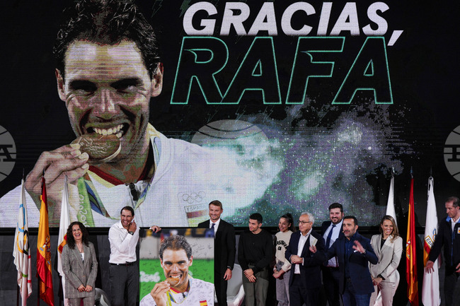 Рафаел Надал призна, че не е хващал ракета от отказването си от тениса, но сега има време да играе футбол