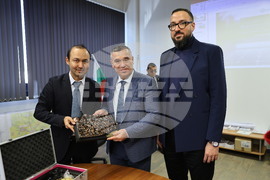 Село Радиново - Китайска компания HT-SAAE представя - агрофотоволтаици