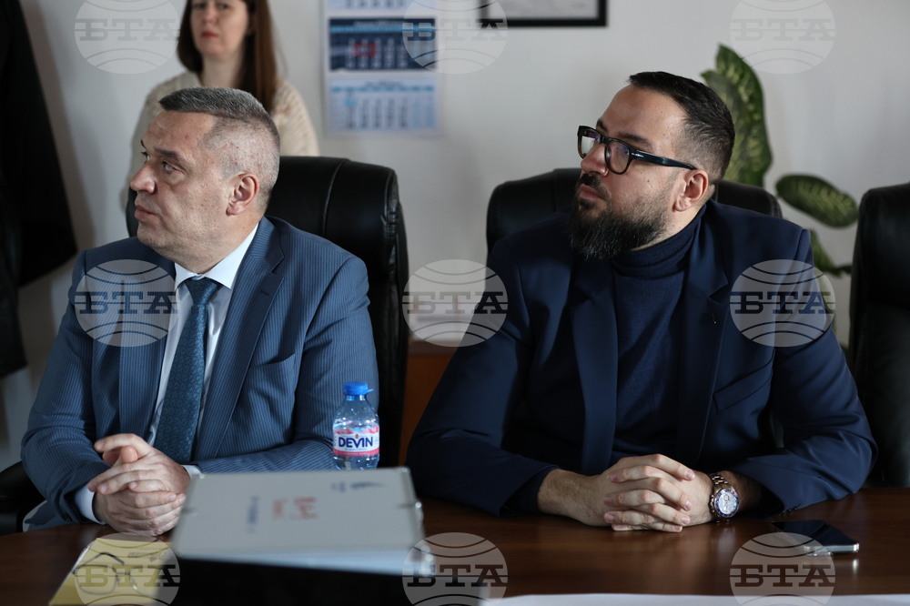 Село Радиново - Китайска компания HT-SAAE представя - агрофотоволтаици