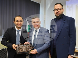 Село Радиново - Китайска компания HT-SAAE представя - агрофотоволтаици