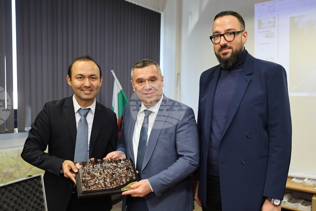 Село Радиново - Китайска компания HT-SAAE представя - агрофотоволтаици