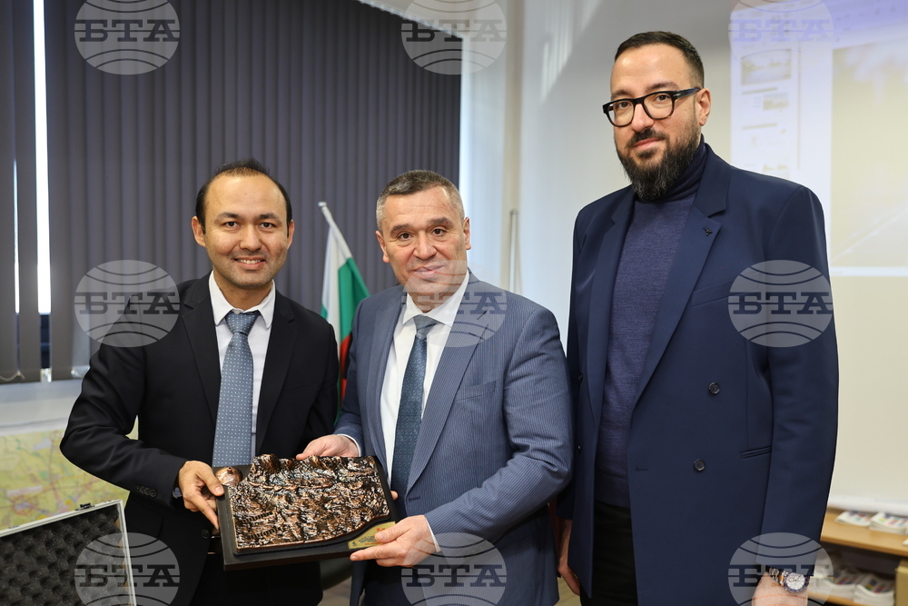 Село Радиново - Китайска компания HT-SAAE представя - агрофотоволтаици