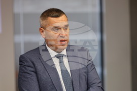 Село Радиново - Китайска компания HT-SAAE представя - агрофотоволтаици