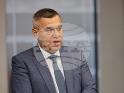 Село Радиново - Китайска компания HT-SAAE представя - агрофотоволтаици