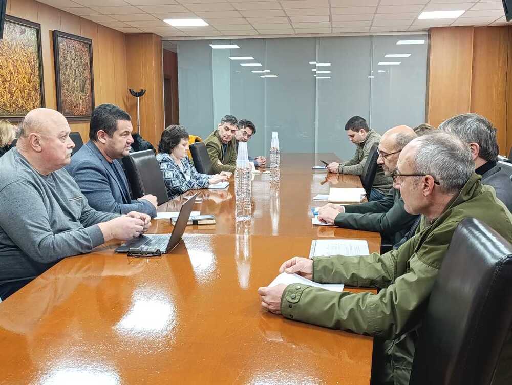 Проблемът със съхненето на насажденията от черен бор по Шуменското плато беше обсъден на работна среща в Община Шумен