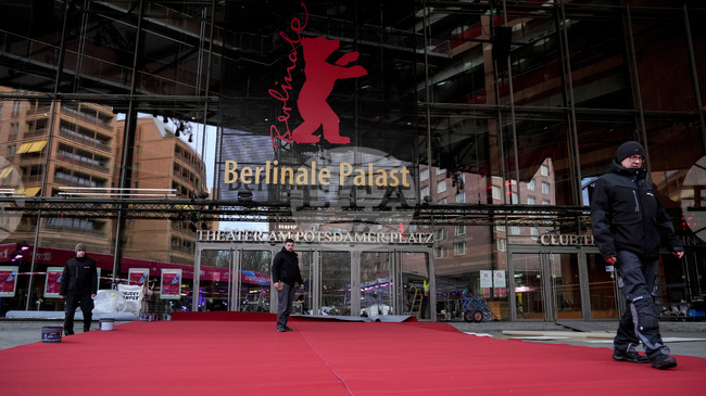 С премиера на филма No Good Men на афганистанската режисьорка Шахърбану Садат ще бъде отрит Международният кинофестивал в Берлин 