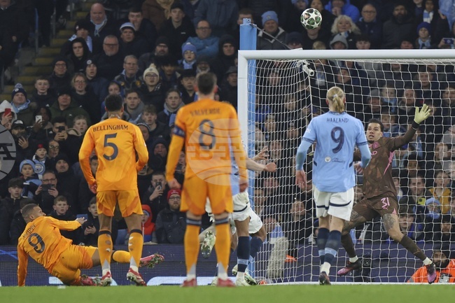 Според Тиери Анри Килиан Мбапе има повече талант от Ерлинг Холанд