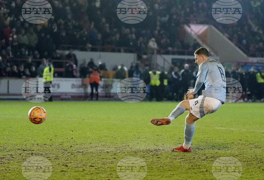 Третият във Висшата лига Нотингам елиминира трудно третодивизионния Екзитър след дузпи за ФА Къп