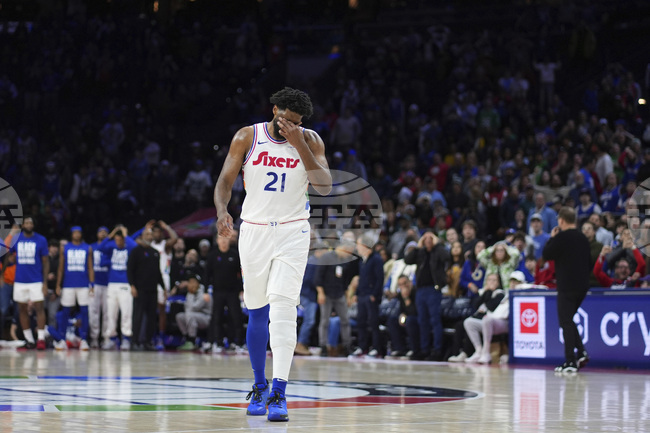 Коляното на Джоел Ембийд ще бъде оперирано отново