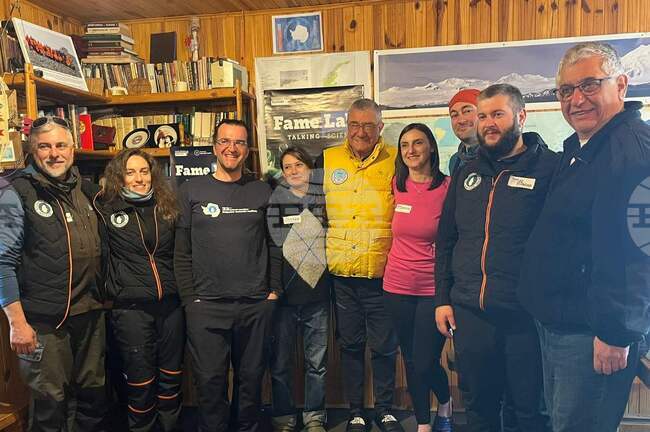 Четирима са финалистите в конкурса за комуникация на науката в света FameLab, който се проведе за първи път в Антарктика