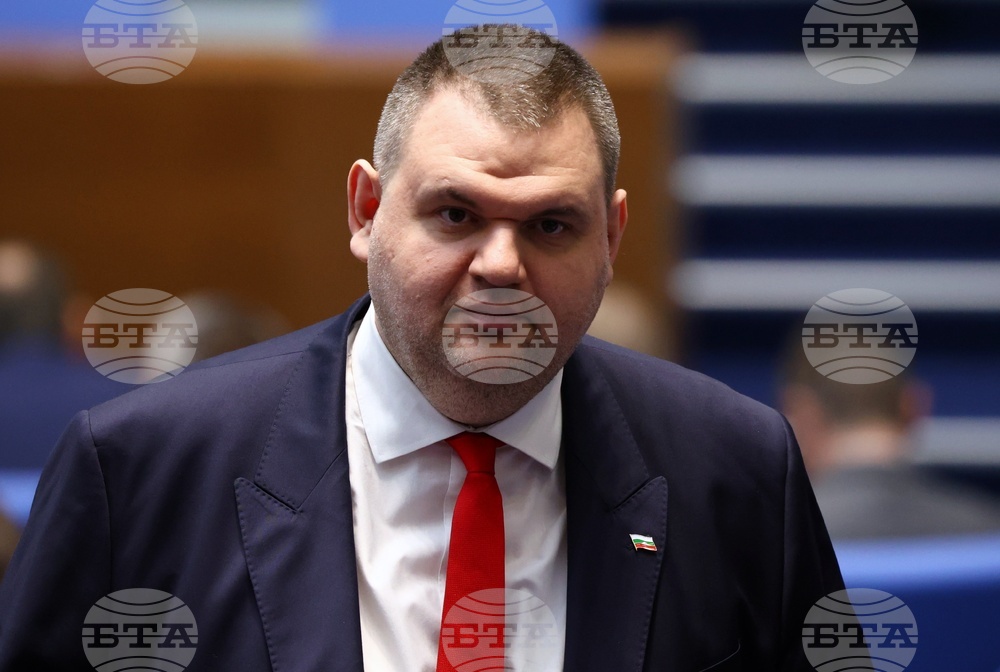 МВР и прокуратурата да защитят институциите, призова Делян Пеевски