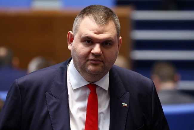 Кирил Петков заплаши Байрам Байрам с физическо насилие, ще подадем сигнал в прокуратурата, каза Делян Пеевски