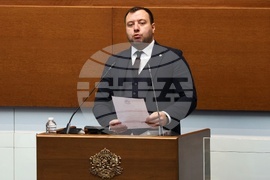 Парламент - заседание - Петър Петров