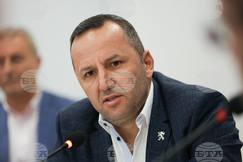 Трябва да обърнем по-голямо внимание на образованието, каза областният управител на Благоевград Георги Динев