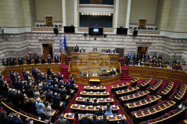 Парламентарната група на крайнодясната гръцка партия „Спартанци“ беше разпусната